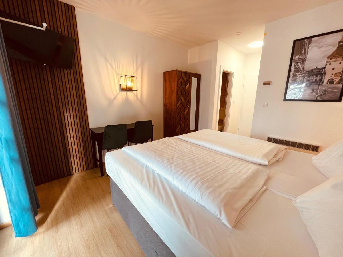 Gaestehaus Am Stadtpark Vöcklabruck Zewnętrze zdjęcie