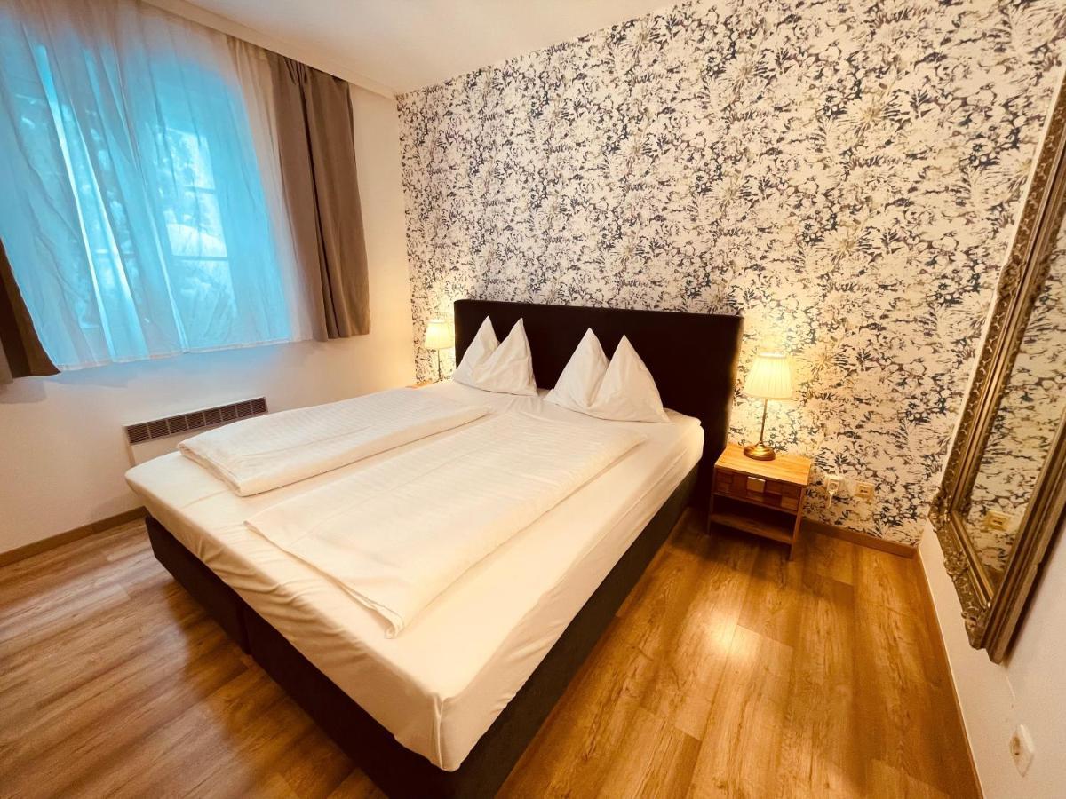 Gaestehaus Am Stadtpark Vöcklabruck Zewnętrze zdjęcie
